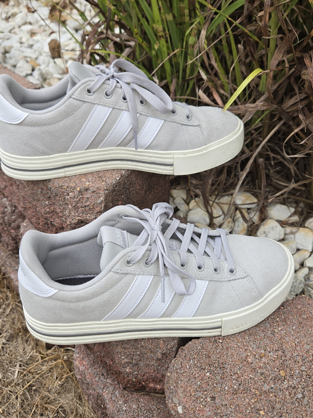 adidas Daily 4.0 Suede Sneakers Grey White Platform Skater Aesthetic 7 M / 8.5 W